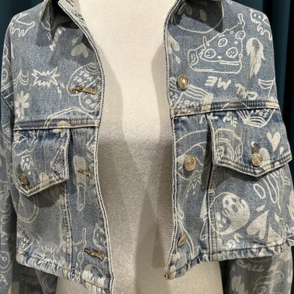 Edikted Cropped Denim Jacket & Malia Printed Wide Leg Jeans Streetwear - Picture 9 of 16